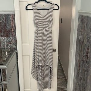 Summer dress high low shorter in front.